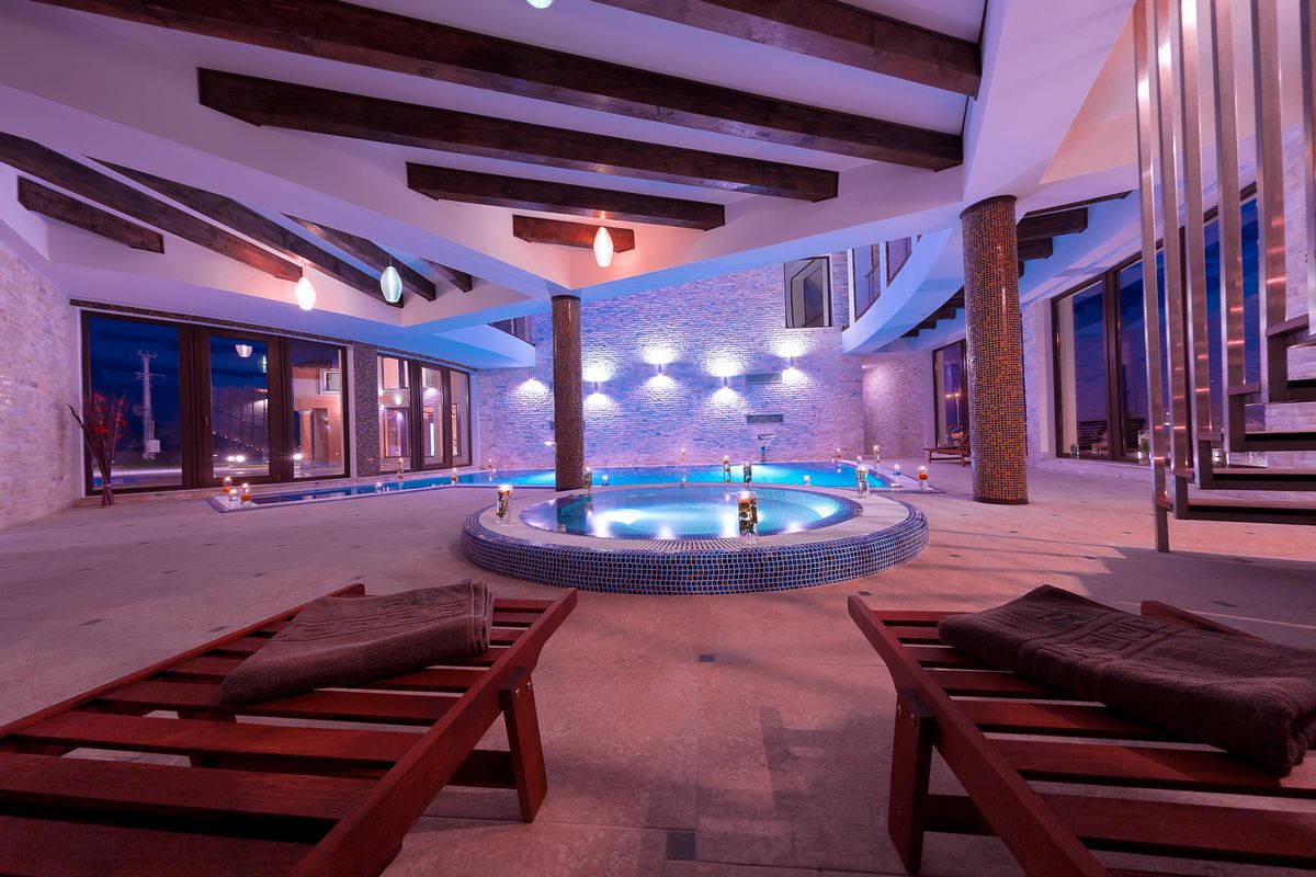 Piscina interioară